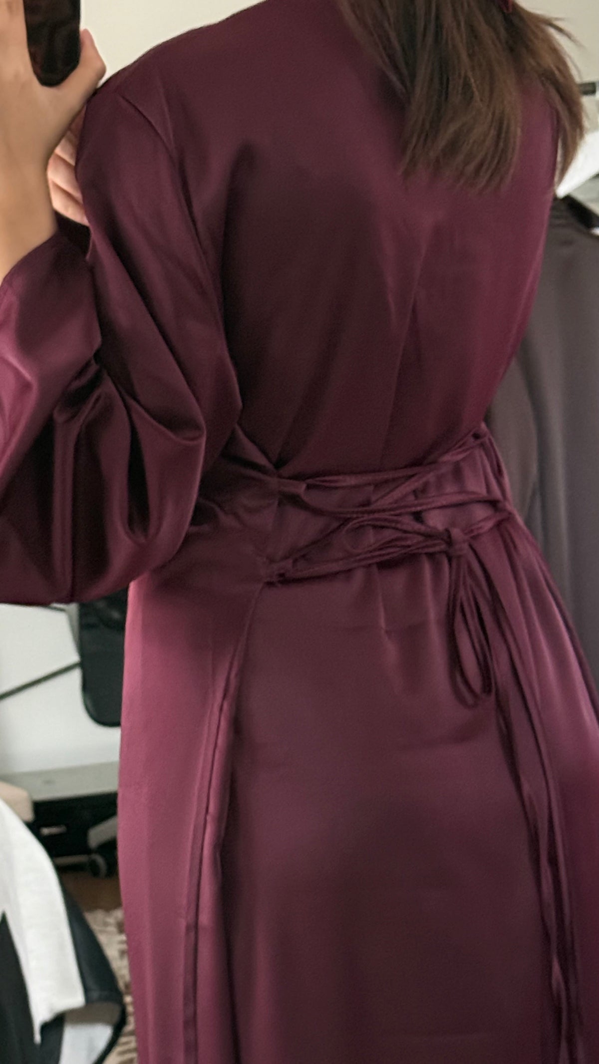 Robe Longue Satinée à Boutons & Dos Lacé – Élégante | Prune