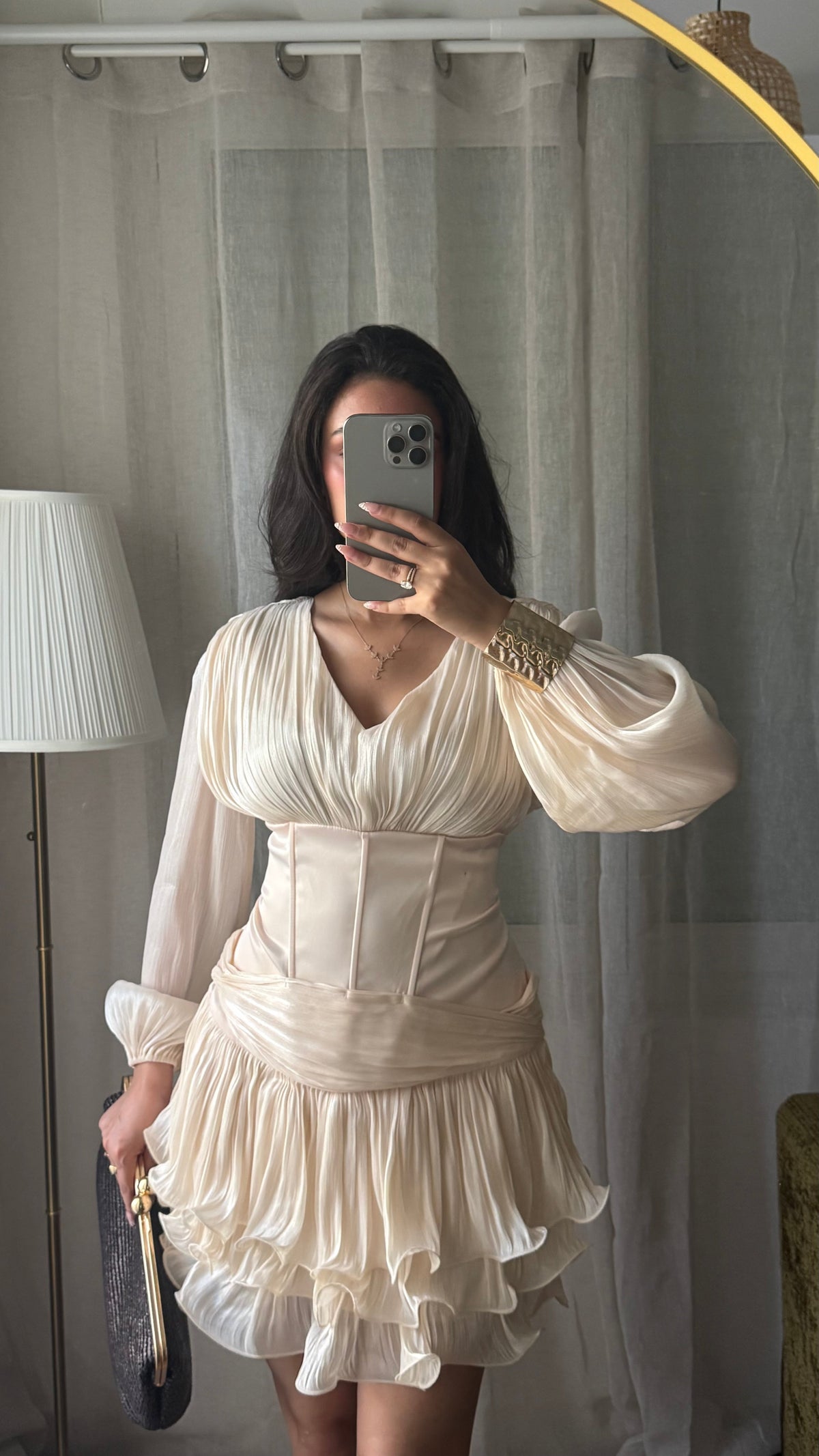 Robe Alya 🦢 Courte Plissée Écru – Taille Corset & Volants