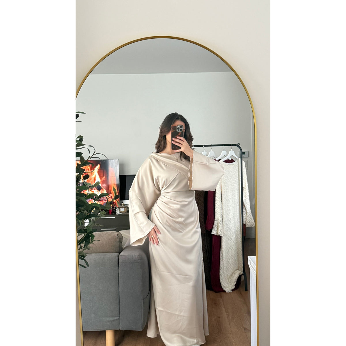 Robe Longue Satin Drapé à Nouer dans le Dos – Luxueuse | Beige
