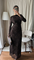 Robe longue en tulle doublé à motifs brodés marron