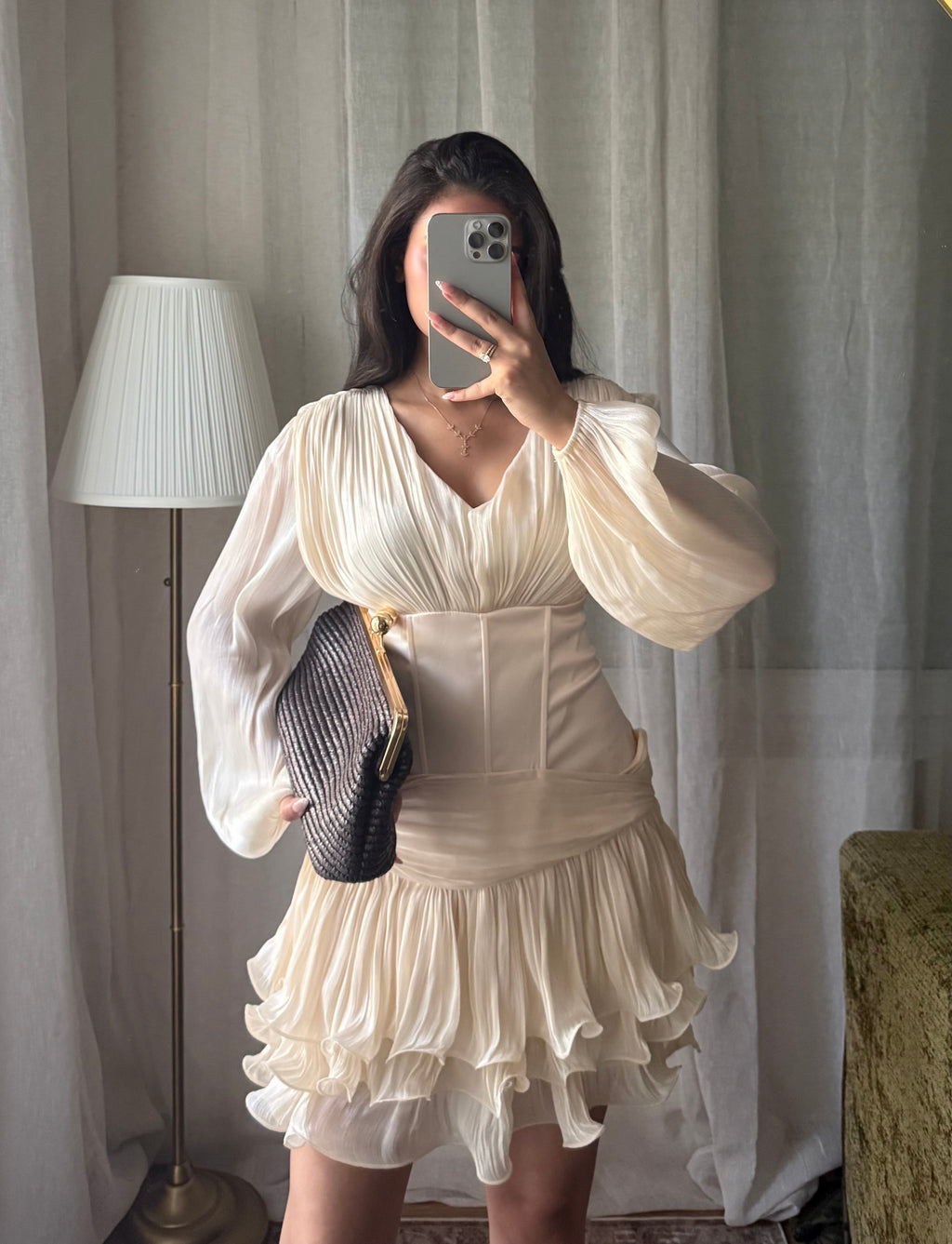 Robe Alya 🦢 Courte Plissée Écru – Taille Corset & Volants