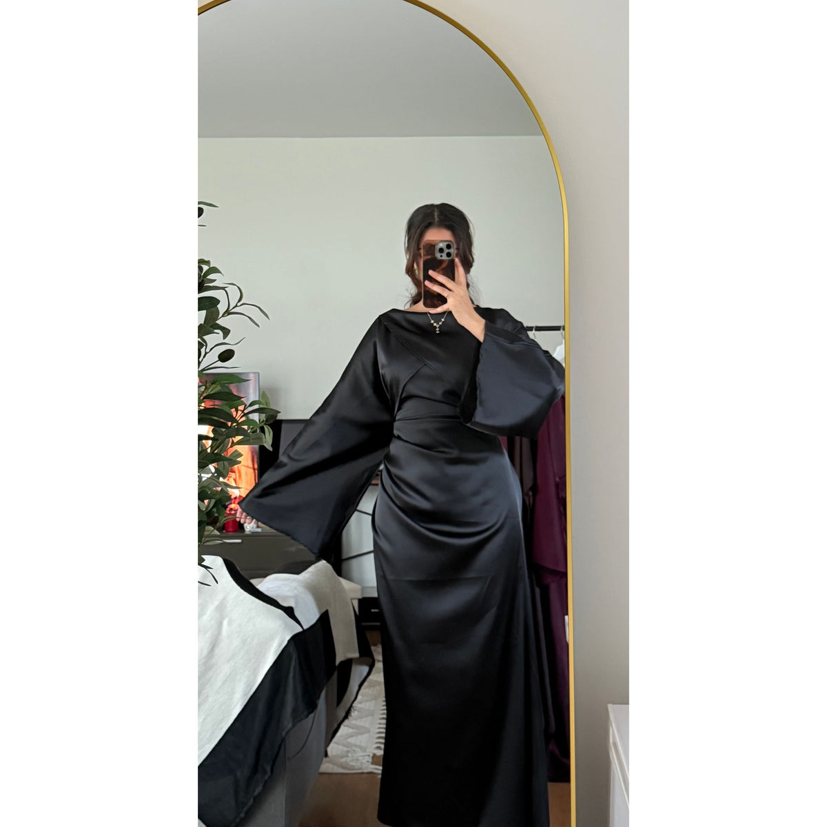 Robe Longue Satin Drapé à Nouer dans le Dos – Luxueuse | Noir