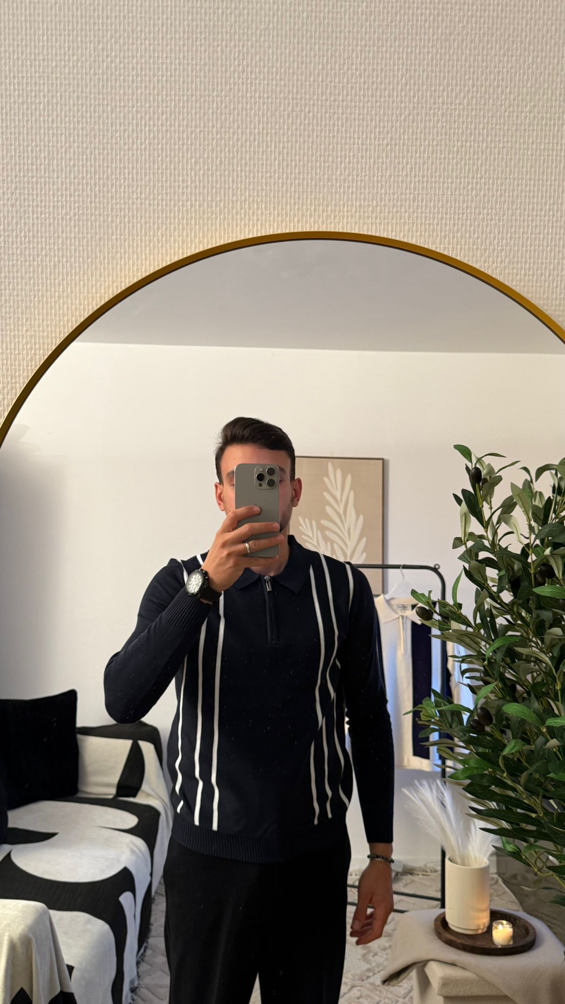 Polo Homme Bleu Marine à Rayures Blanches – Élégant & Classique