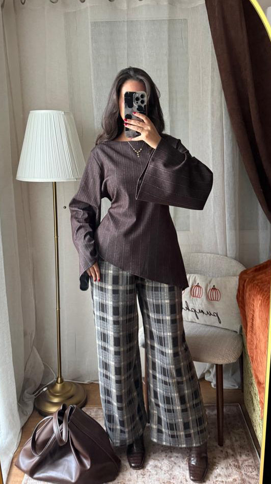 Blouse à Fines Rayures Manches Évasées – Marron