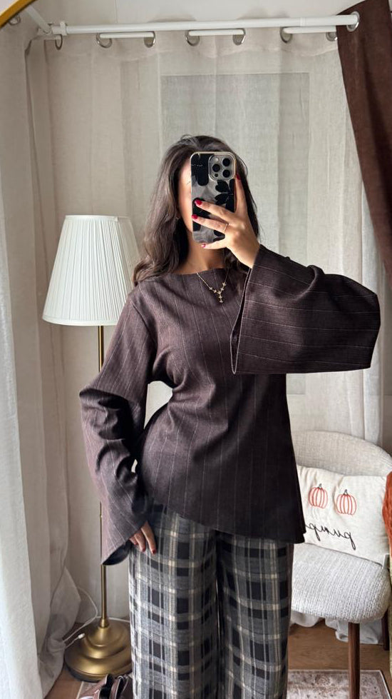 Blouse à Fines Rayures Manches Évasées – Marron