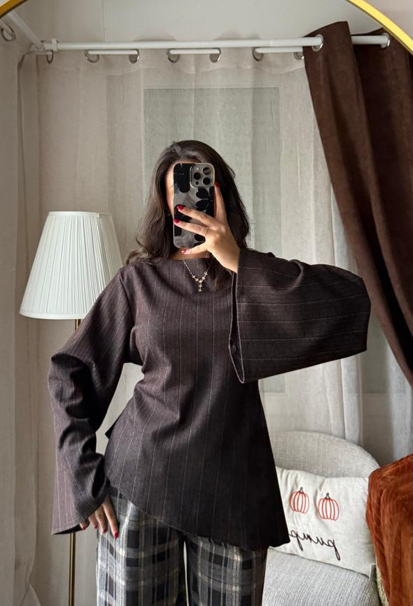 Blouse à Fines Rayures Manches Évasées – Marron