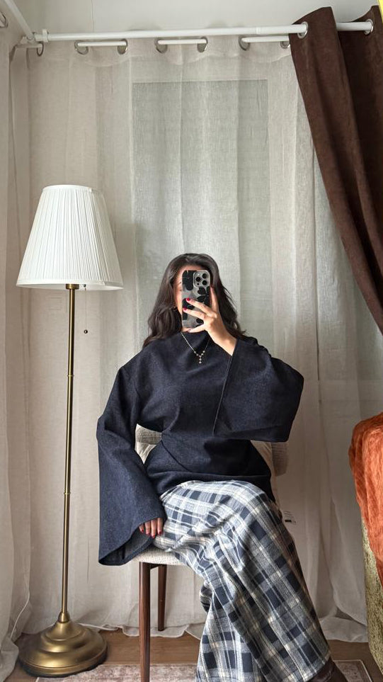 Blouse à Fines Rayures Manches Évasées – Bleu Marine