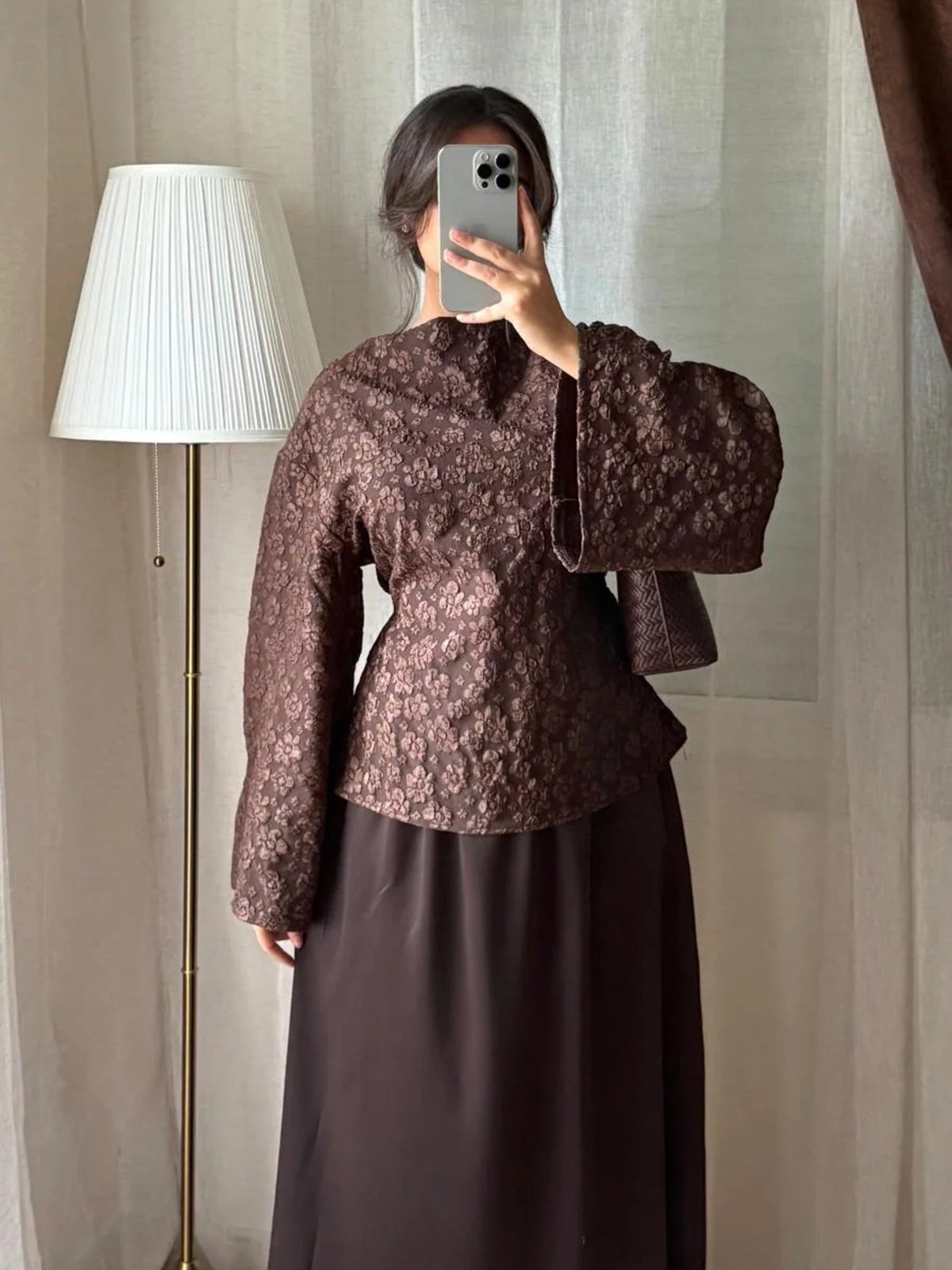 Ensemble Blouse Jacquard & Jupe Satinée – Marron