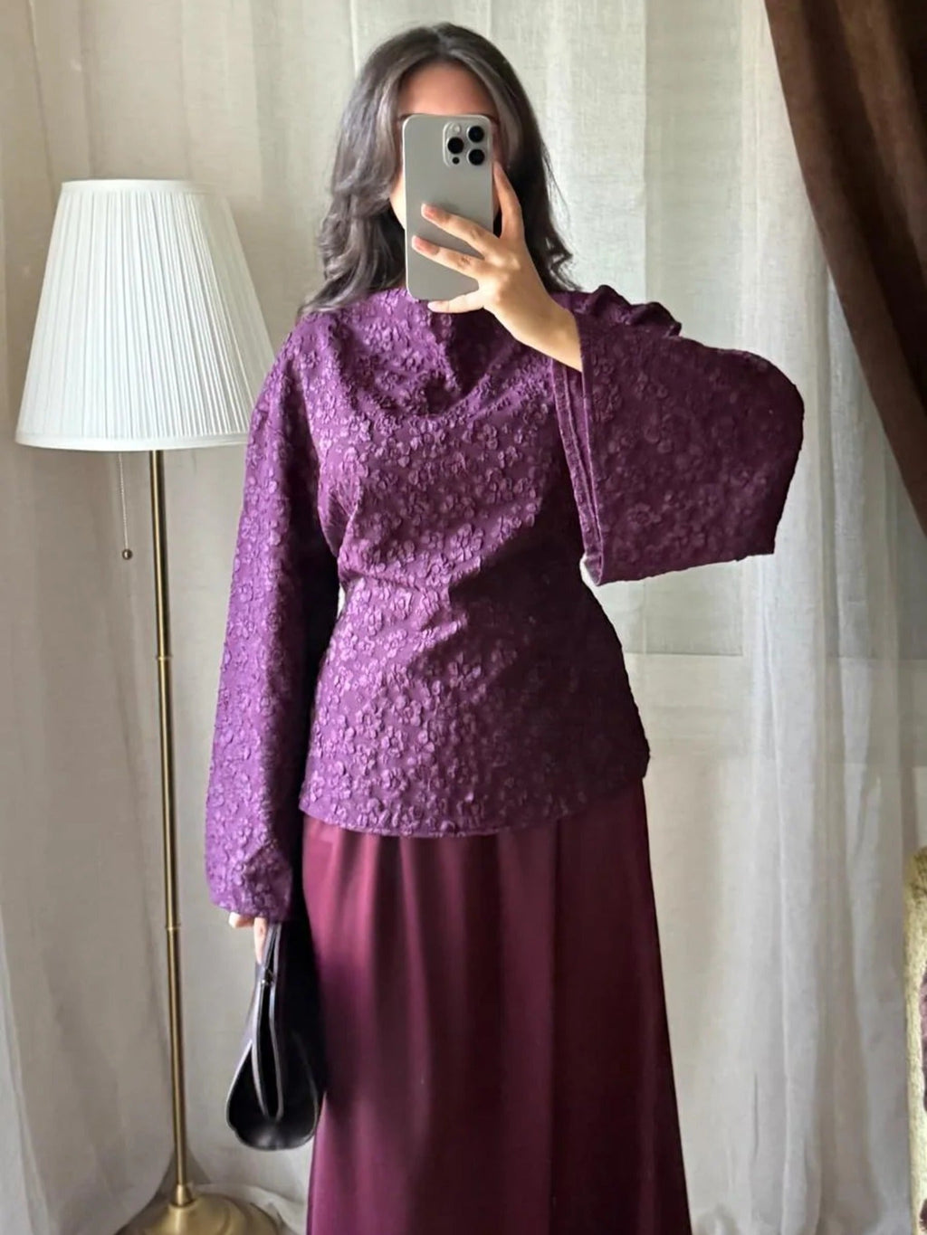 Ensemble Blouse Jacquard & Jupe Satinée – Prune