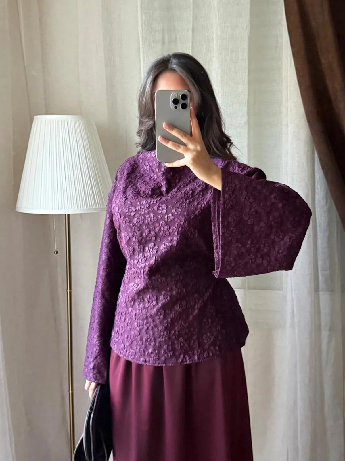 Ensemble Blouse Jacquard & Jupe Satinée – Prune