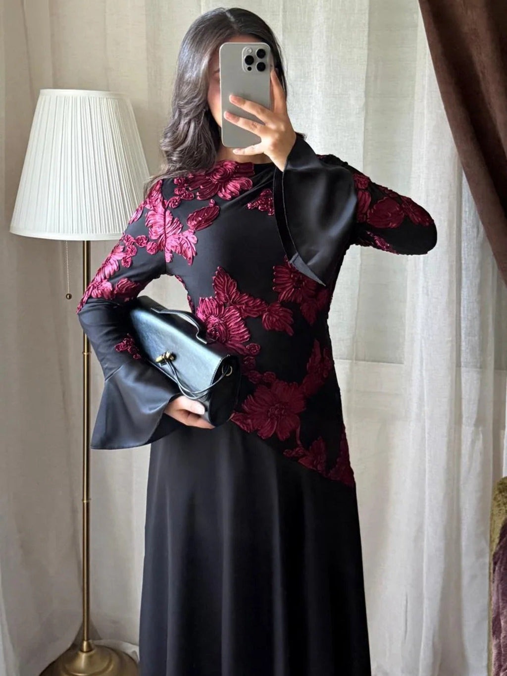 Robe Rosa – Noir & Rouge