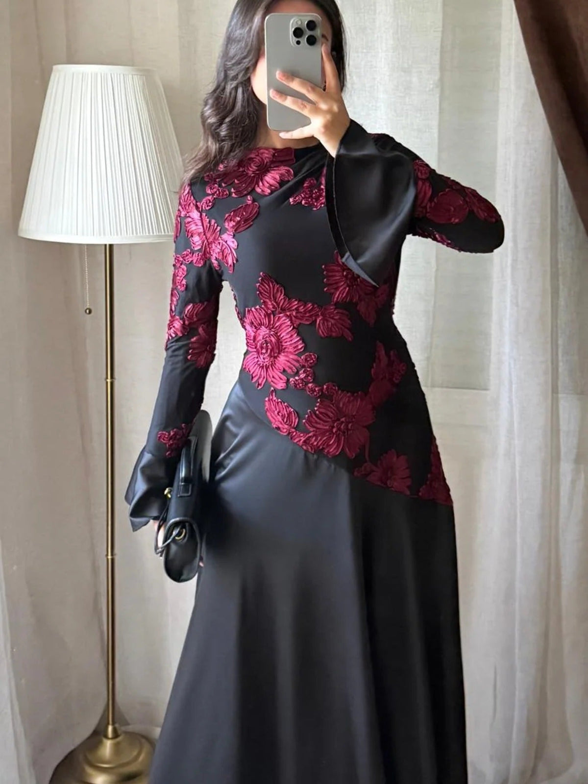 Robe Rosa – Noir & Rouge